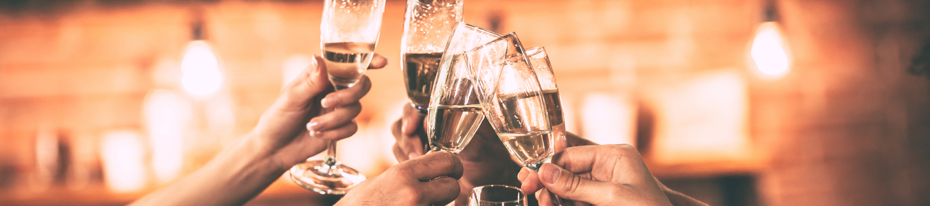 Schade als gevolg van alcohol op uw bedrijfsfeest: wie is er dan aansprakelijk?